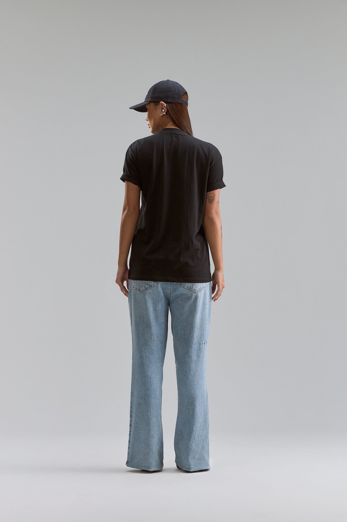 CLASSIC T-SHIRT